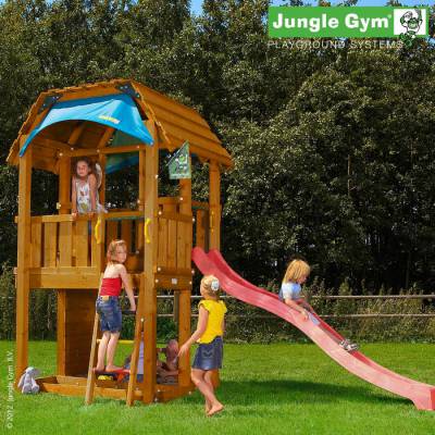 Детский городок Jungle Gym Barn Детский городок Jungle Gym Barn Детский городок Jungle Gym Barn представляет собой двухуровневую башню для лазанья, дизайн крыши которой уникален: он сочетает в себе двускатный деревянный навес с плоским верхом и козырек из виниловой тентовой ткани, которая защищает жителей домика даже от косого дождя.
Длина горки - 3 метра.
Размеры с горкой (ДхШхВ): 401 х 208 х 322 см.
Допустимое количество детей - 10.