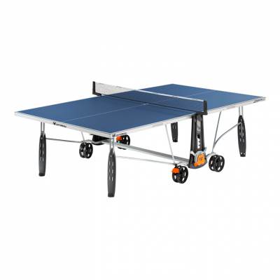 Всепогодный теннисный стол Cornilleau Sport 250S Crossover Outdoor (синий) Всепогодный теннисный стол Cornilleau Sport 250S Crossover Outdoor (синий) Игровая поверхность: меламиновый полимерный композит 5 мм.
Ширина канта (отбортовки): 40 мм.
Антибликовое покрытие: SOFT MAT.
Сетка: складная, с регулировкой натяжения нити.
Конструкция: складная, система DSI.
Гарантия на игровую поверхность: 10 лет.