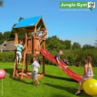 Детский городок Jungle Gym Castle Детский городок Jungle Gym Castle Башня под легкой тентовой крышей, горка, лесенка и песочница – что еще нужно для счастья ребенку? Удобство этого комплекса заключается в том, что подъем на башню осуществляется сбоку, благодаря чему вы сможете поставить Jungle Gym Castle в угол двора, при этом не выходя за рекомендуемые габариты игровой площадки.
Длина горки - 2,4 метра.
Допустимое количество детей - 5.
Максимальный вес ребенка - 50 кг.
Возраст - от 3 лет.
Гарантия - 2 года.
Размеры с горкой (ДхШхВ): 296 х 148 х 291 см.